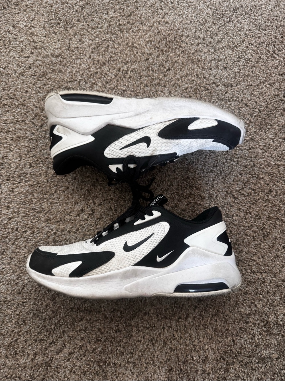 Nike Women’s Air Max Bolt Sneaker 9 Black White